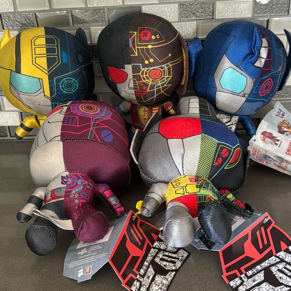 Transformers More Than Meets The Eye Plush Set Of 5 Metallic Limited Edition NEW